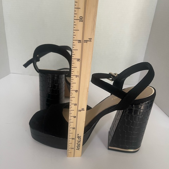 Kenneth Cole Black Platform Sandals - Picture 6 of 7